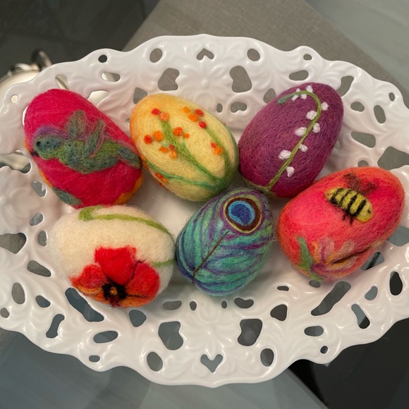 Hand crafted custom order needle felted eggs - Picture 2 of 16